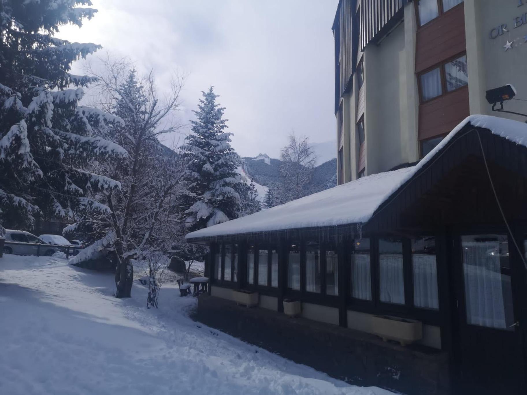 Hotel Or Blanc Эспот Экстерьер фото